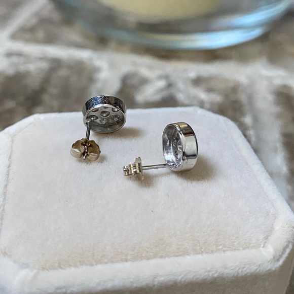 GENUINE 14KT GOLD Earrings Stud Post Cluster Cubic Zirconia Set in White Gold - Picture 8 of 11